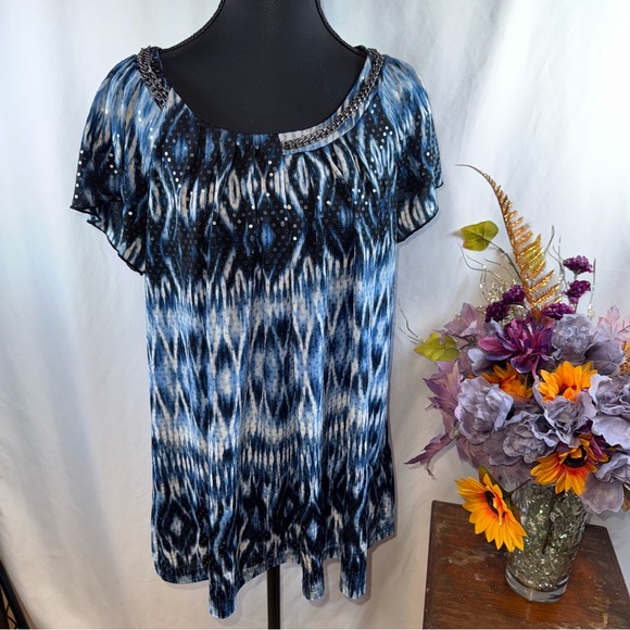 Cocomo Tops - Cocomo Woman 1X Blue Tie Dye Chain Neck Short Sleeve Tunic Top